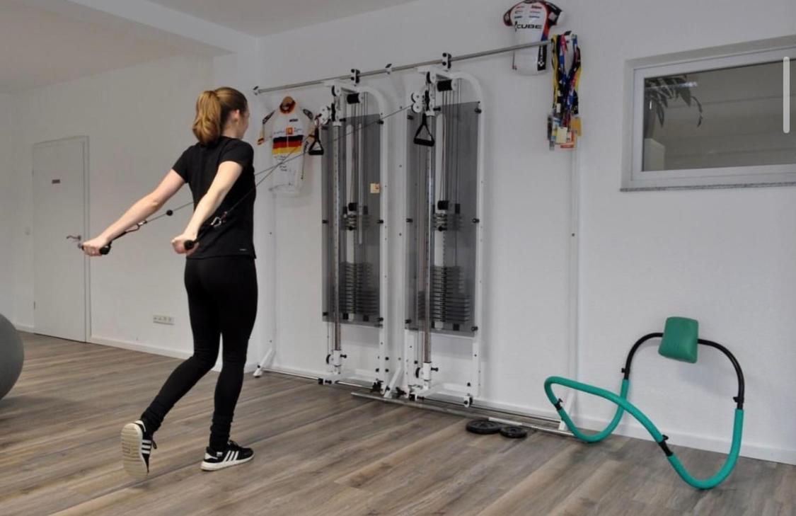 Ferienwohnung Im Resi Gesundheitszentrum Фройденберг Екстериор снимка