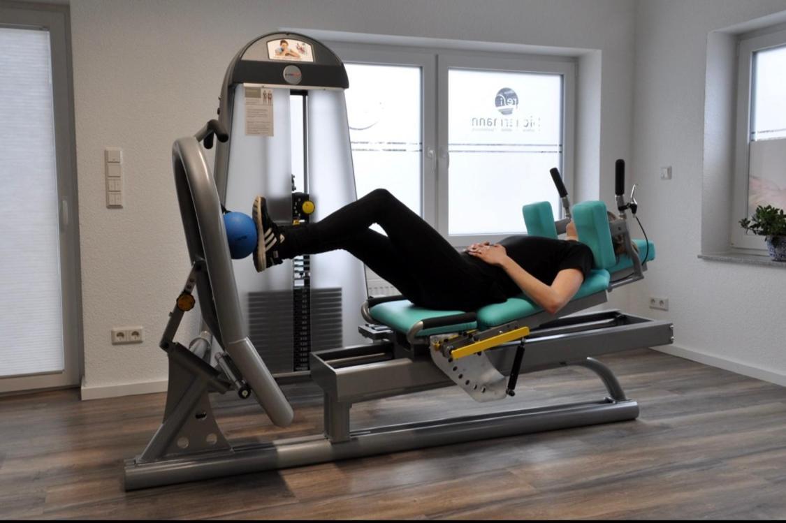 Ferienwohnung Im Resi Gesundheitszentrum Фройденберг Екстериор снимка